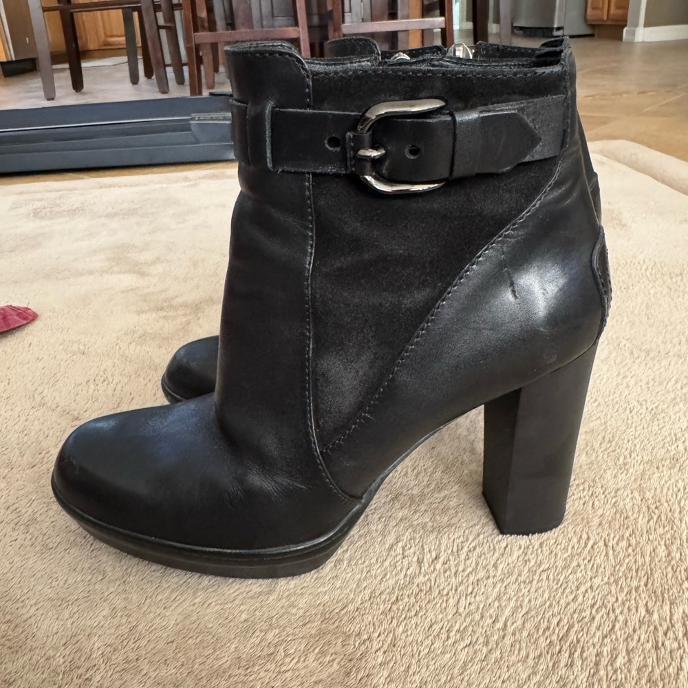 Tod's Black Heeled Ankle Boots